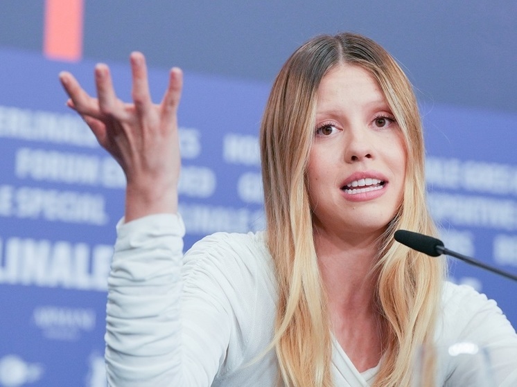 На актрису Мию Гот подали в суд за побои