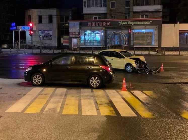 В Калининграде произошла авария на перекрестке