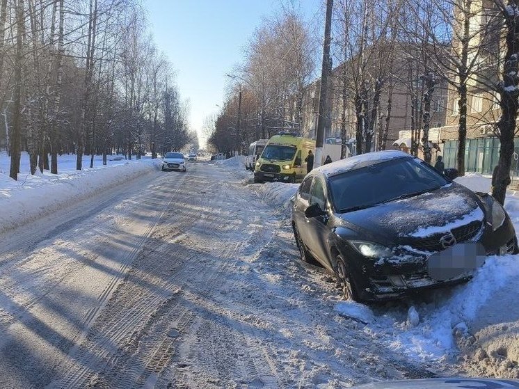 Дедушка попал под машину на бульваре в Твери
