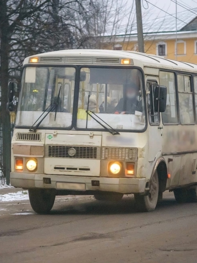 Жители Угличского района пожаловались губернатору на отмену пригородных рейсов