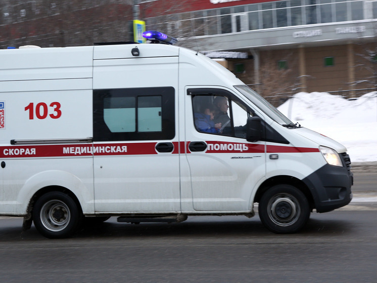 В подмосковном Одинцово мужчина выпал из окна дома