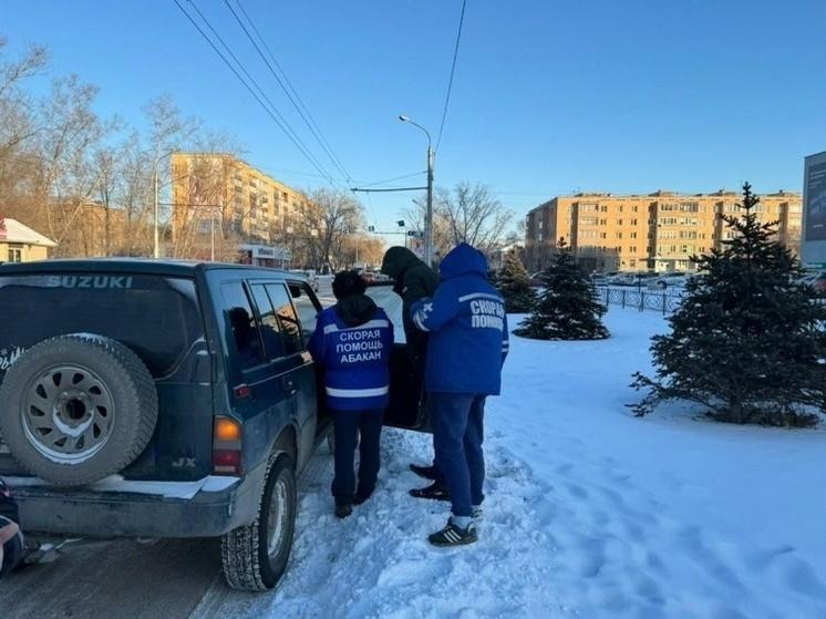 Дорожные полицейские Хакасии помогли женщине с приступом эпилепсии