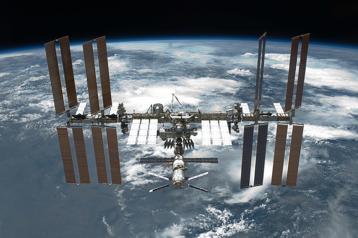 Possible methods of destroying the ISS at the end of operation are named