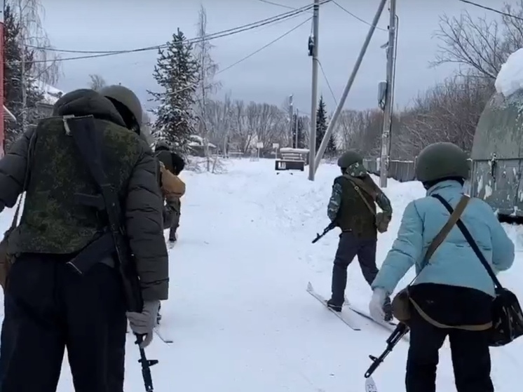 В Приморском округе состоялась военно-патриотическая игра «Внуки Маргелова»