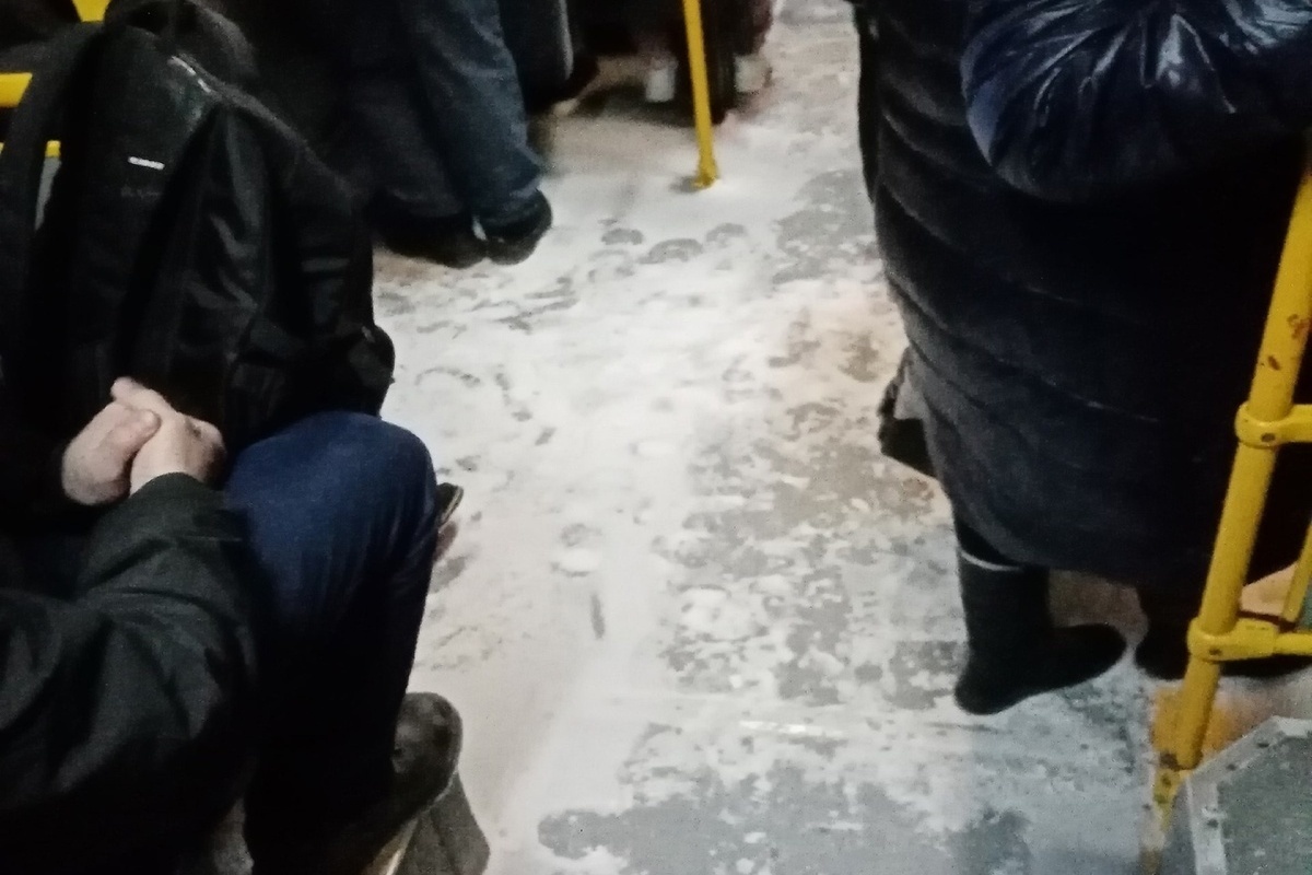 Ростовчане пожаловались на холод в салоне автобуса №83