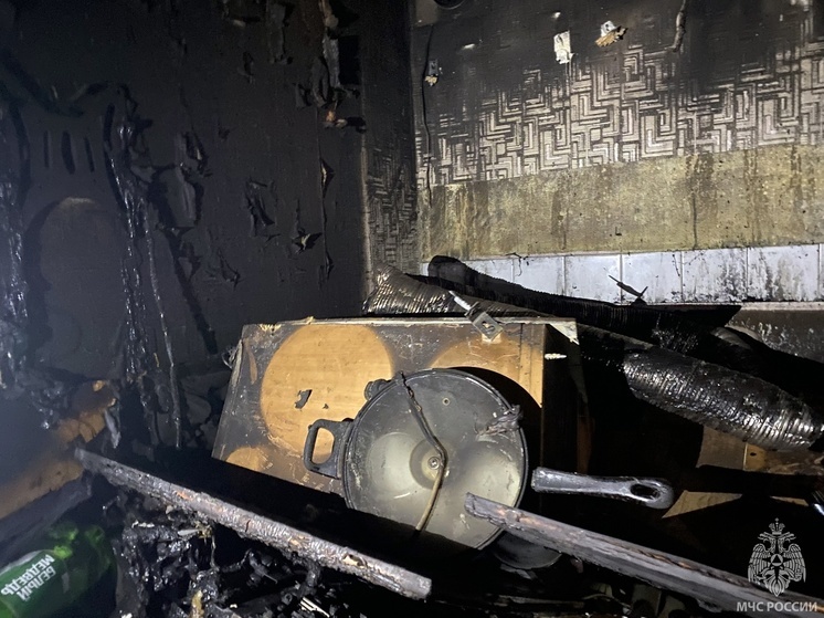 Семь человек спасли огнеборцы на пожаре в Вологде