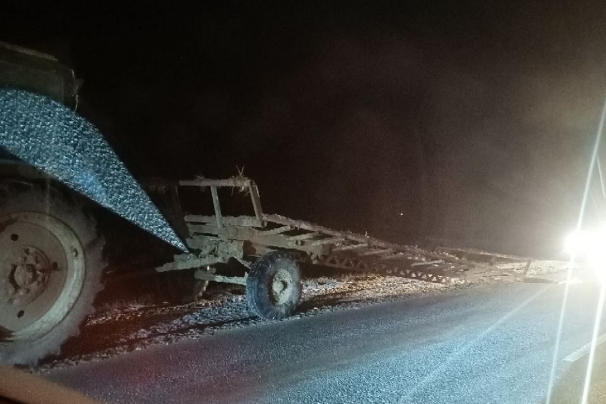 В Калмыкии произошла авария с участием трактора