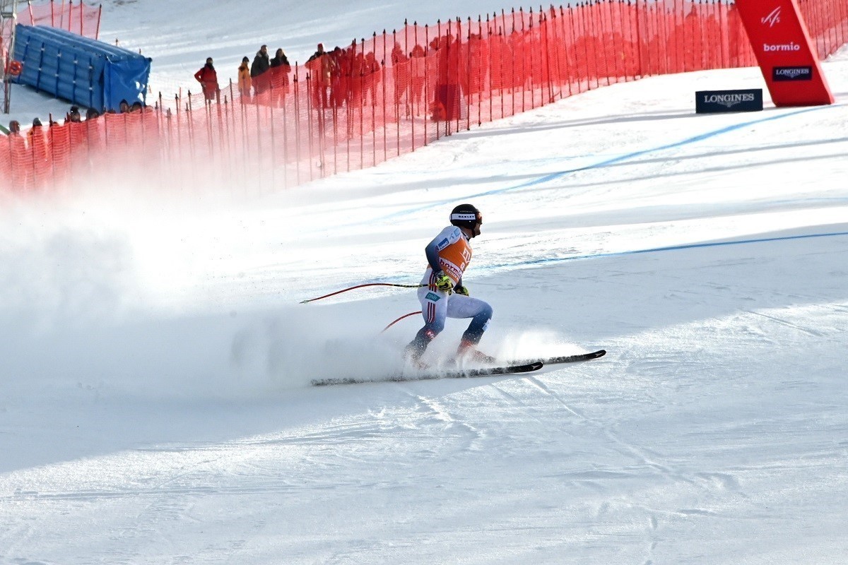 Норвежский лыжник Александр Кильде едва не разбился на Кубке мира в Венгене