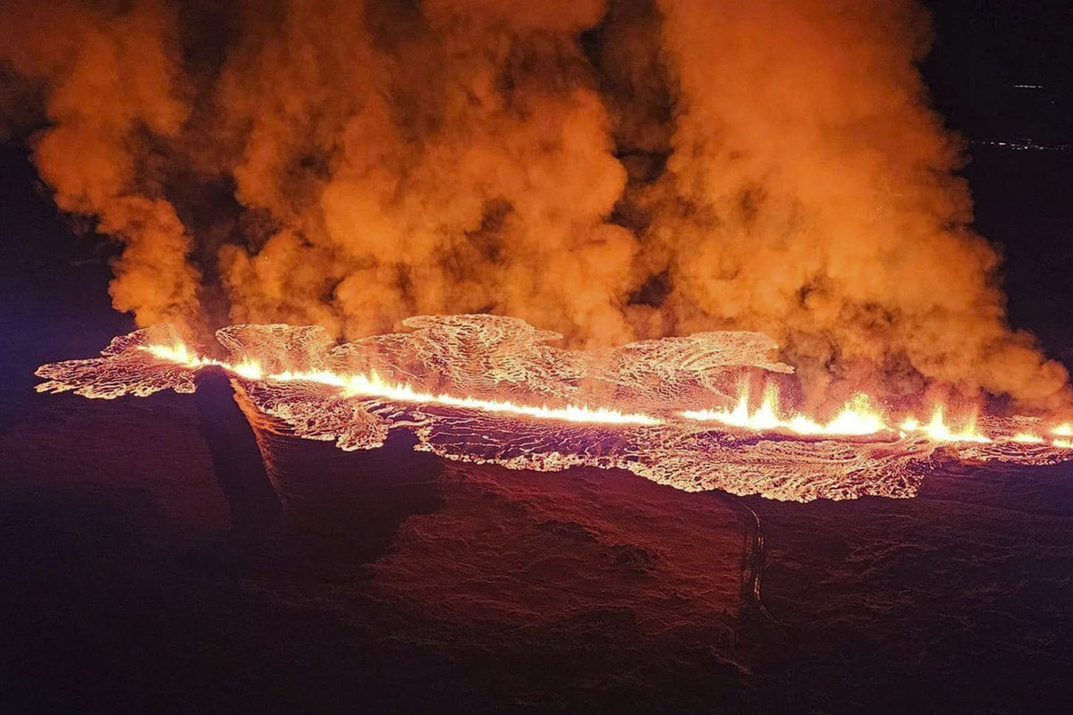 Извержение вулкана в Исландии удивило ученых: «Жизни людей в опасности»