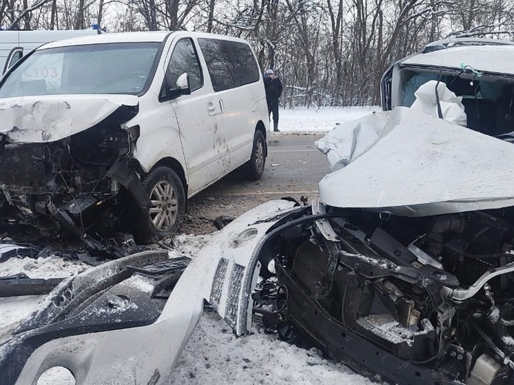 В Фатежском районе произошло лобовое столкновение двух авто