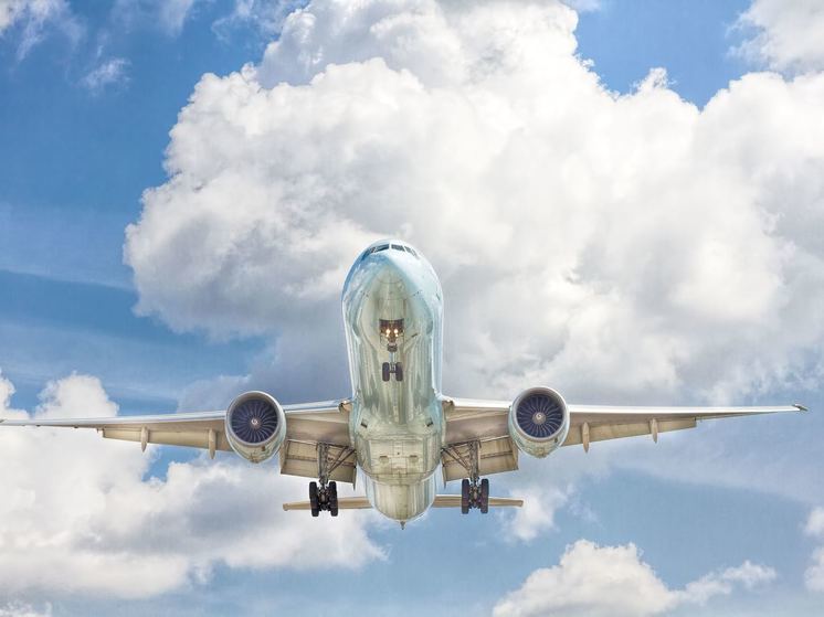 Молния дважды поразила пассажирский "Боинг" при посадке в Томске