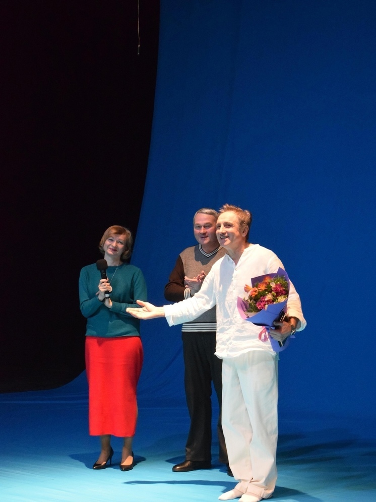 Актера томского драмтеатра наградили почетным знаком «За вклад в культуру Томской области»