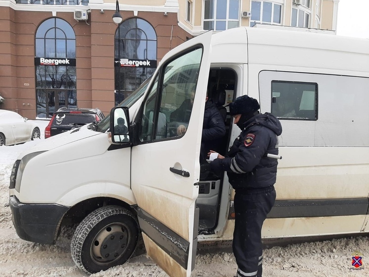 В Волгограде 20 водителей наказали за езду на неисправных маршрутках