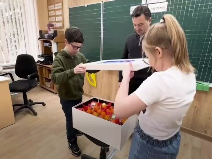 Губернатор посетил в Климовске гимназию имени Подольских курсантов