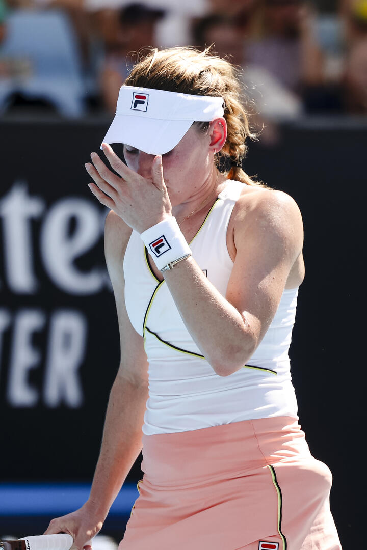 Шестеро российских теннисистов успешно стартовали на Australian Open