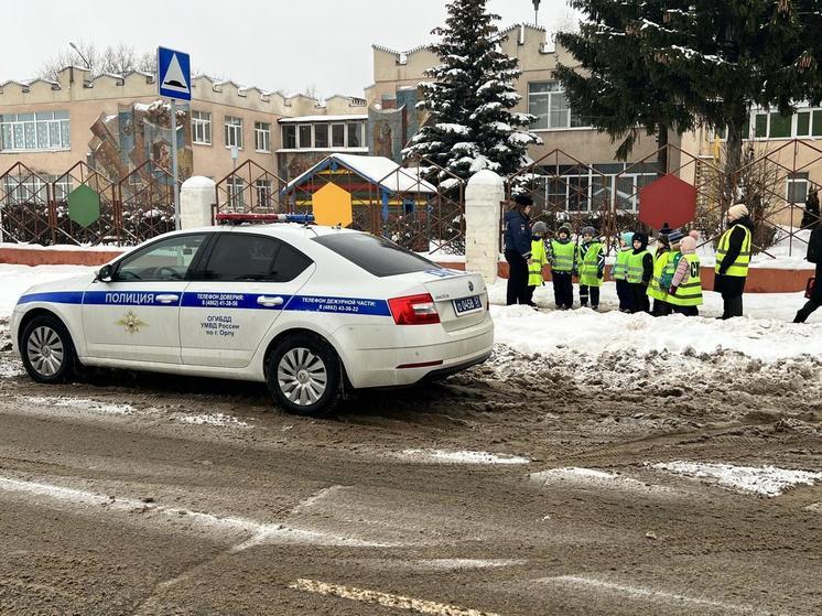 В Орле сотрудники Госавтоинспекции провели встречу с воспитанниками детсада