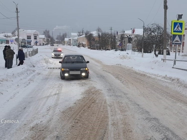 В Тверской области "ВАЗ" сбил школьницу: ее доставили в больницу