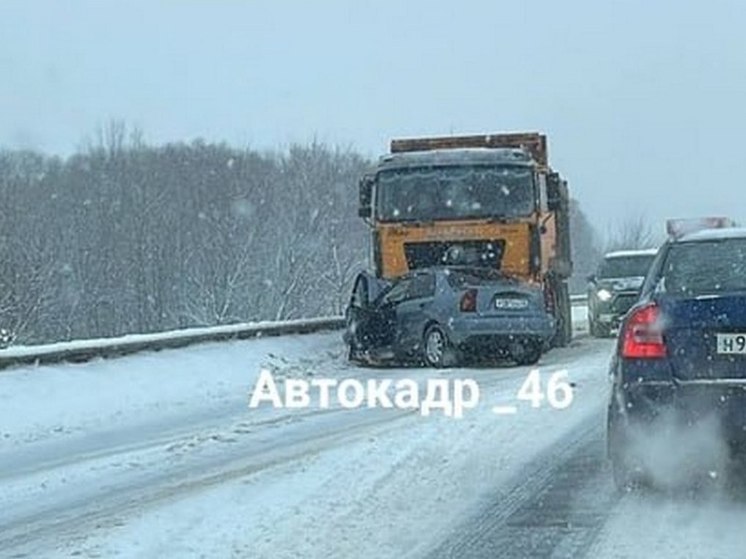 Водитель «Шеврале» погиб в ДТП на улице Гудкова в Курске