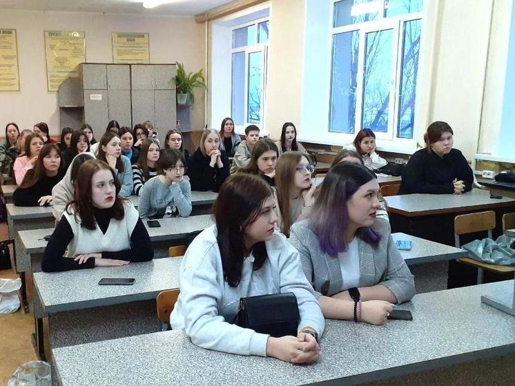 В Пензе школьники обсудили налоговую грамотность на "Разговорах о важном"