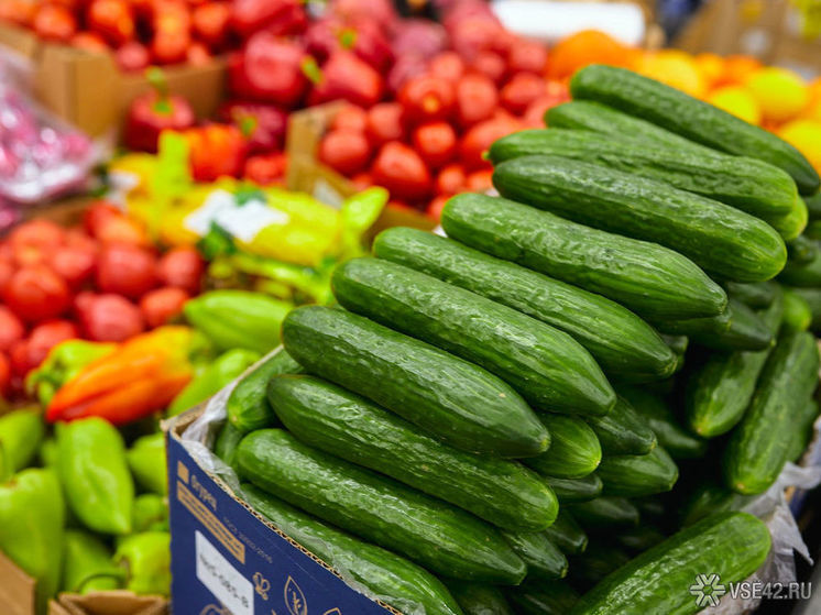 Объем импорта овощей и фруктов из-за границы в Кузбасс сократился в два раза