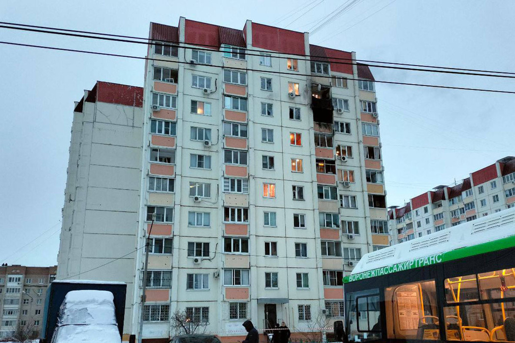 Воронеж подвергся массированной атаке беспилотников: кадры разрушений
