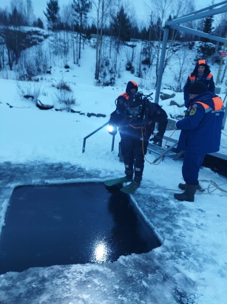 Водолазы будут дежурить на Крещенских купаниях в Петрозаводске