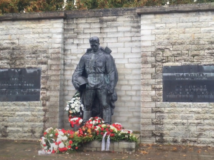 Эстонский парламент отклонил законопроект о демонтаже монумента советским солдатам
