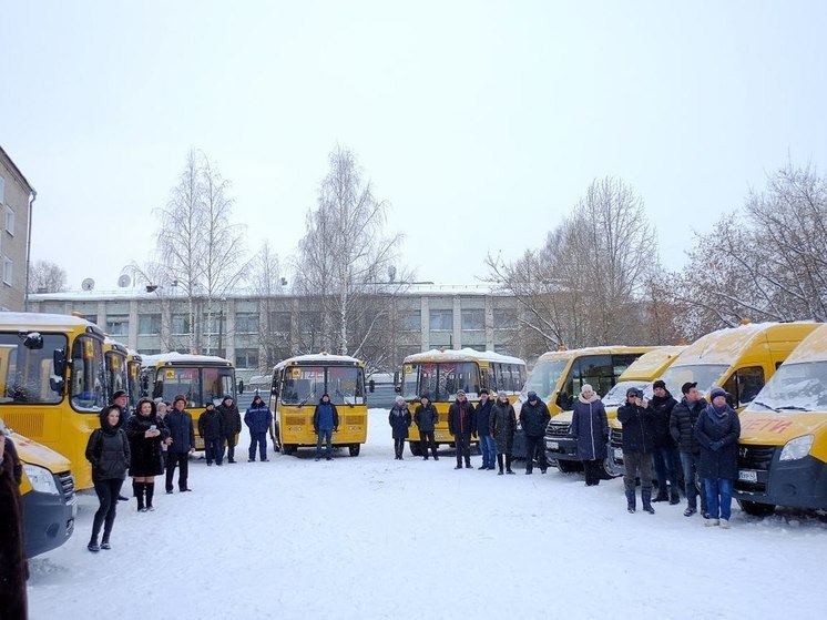 Кировские муниципалитеты получат 19 новых школьных автобусов
