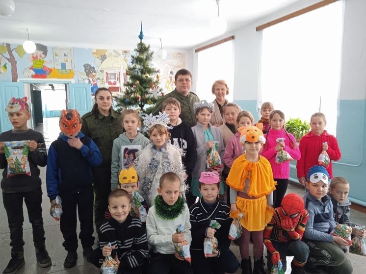 Офицеры Следкома по Херсонской области продолжают навещать школьников
