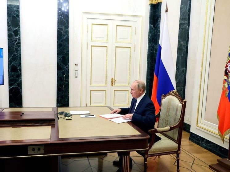 Путин предложил продлить выставку "Россия" на лето