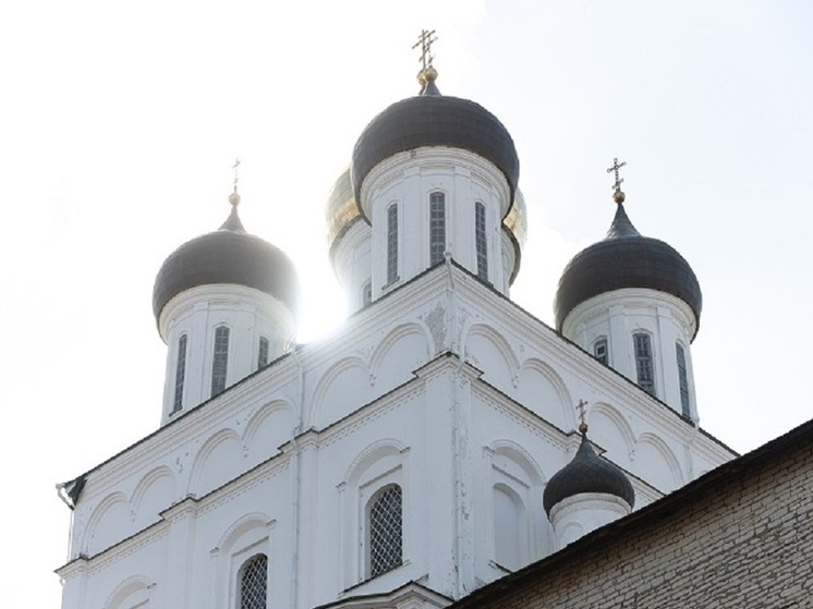 В Серафимовском приделе Троицкого собора демонтировали иконостас
