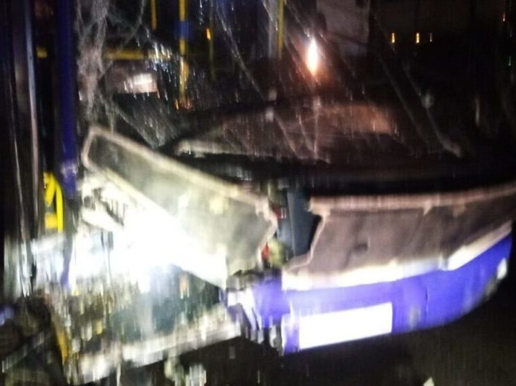 В Астрахани в ДТП сильно пострадал новый автобус