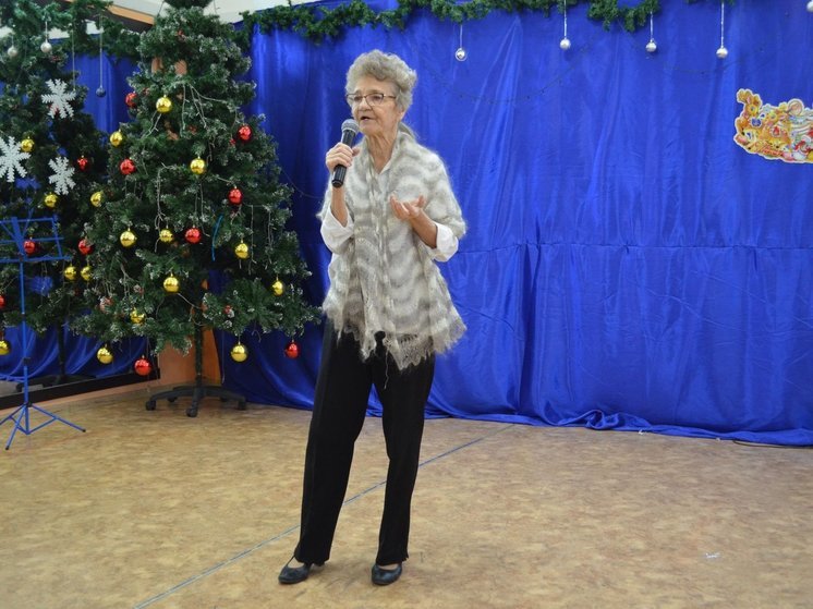Астраханские пенсионеры подарили новогодний концерт подопечным «Оберега»