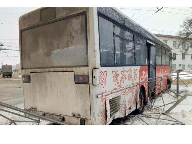 Владимирка пострадала в результате ДТП с общественным транспортом