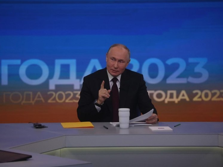 Владимир Путин назвал  80-летие освобождения Новгорода большим событием