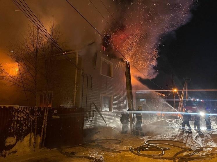 Пожар в частном доме Архангельска устраняли почти десять часов