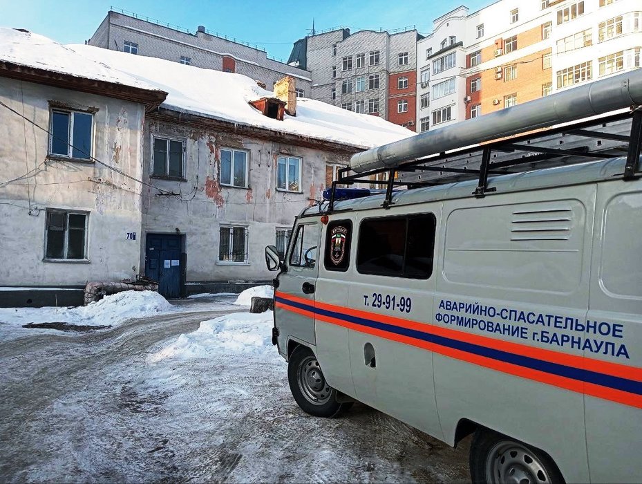 Пошел трещинами: как сейчас выглядит проблемный дом по улице Партизанской в Барнауле