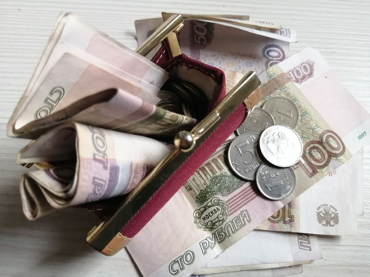 Зарплаты работников мурманских муниципальных учреждений повысили на 7,9%