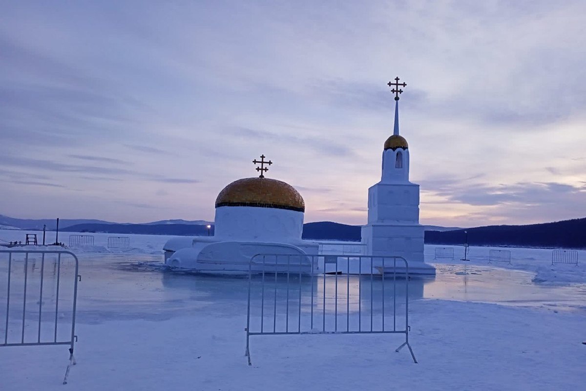 Словакия храм на озере