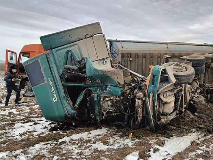 Водитель грузовика погиб в ДТП с грузовой фурой на Ставрополье