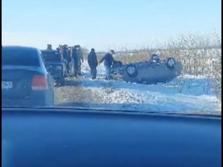 В Тацинском районе автомобиль перевернулся на ходу