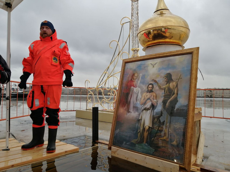 Жителям Заполярья назвали основные правила поведения во время крещенских купаний