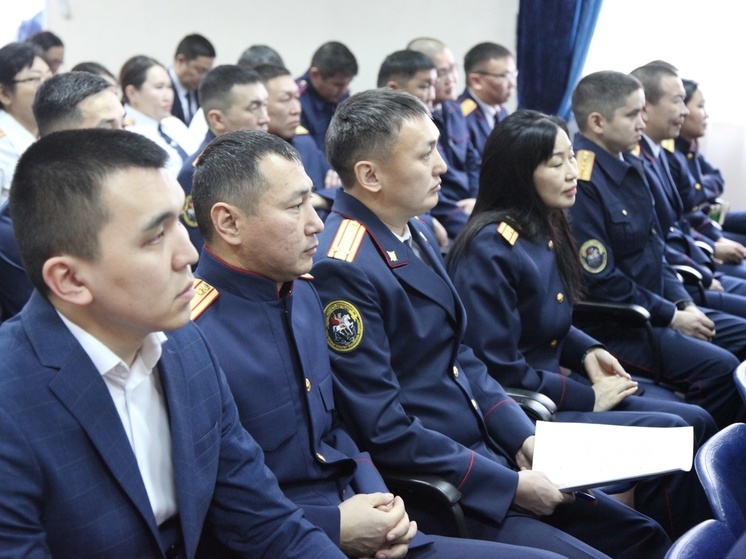 В Следкоме Тувы отметили 13-ю годовщину со дня образования СКР