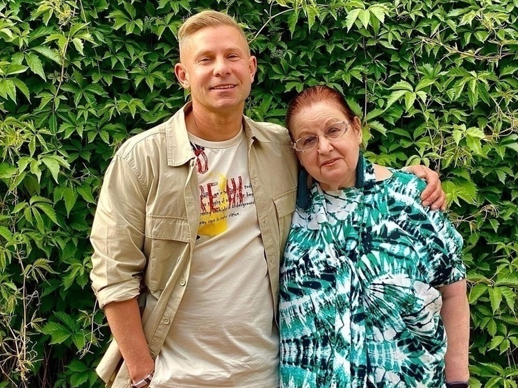 Новосибирский певец Митя Фомин празднует 50-летний юбилей