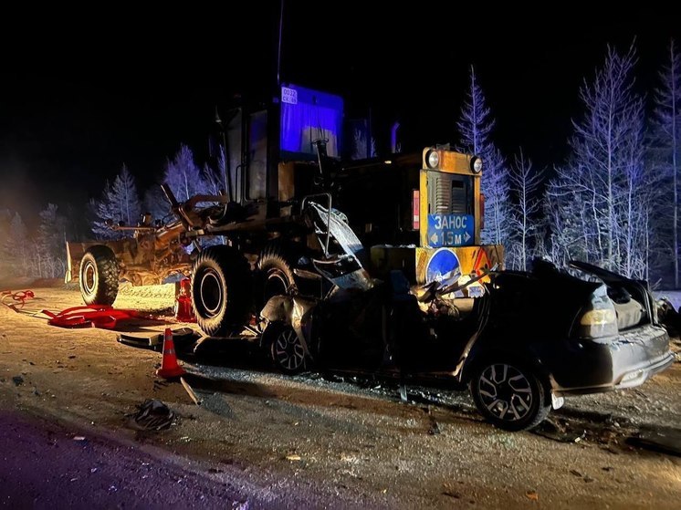 На Ямале 3 человека погибли в ночном ДТП с автогрейдером