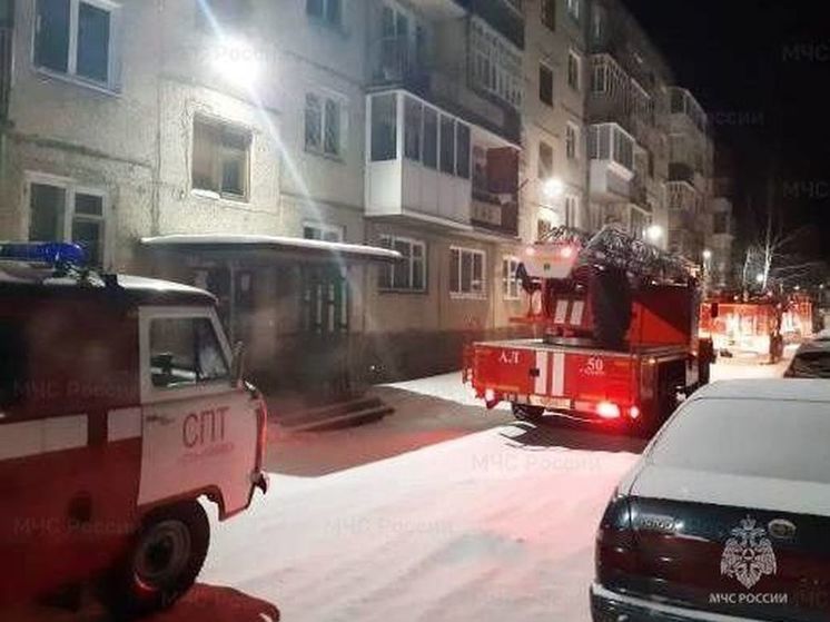 В Усть-Илимске на пожаре спасли мужчину