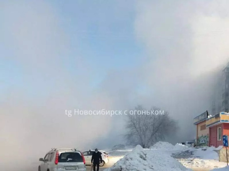 В Новосибирске изменили маршруты транспорта после коммунальной аварии на Лазурной