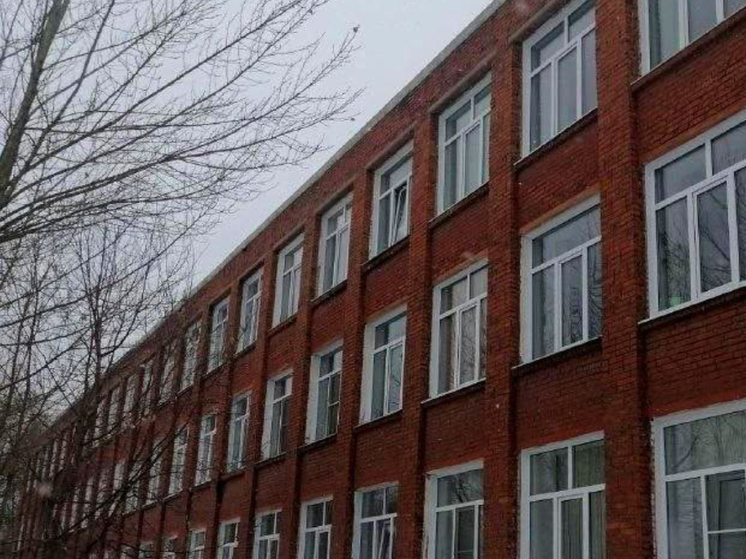 Меценат Александр Сасин отремонтировал школу №81 в Омске
