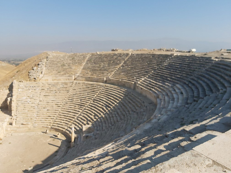 В Турции среди руин восстановили грандиозный древнегреческий амфитеатр