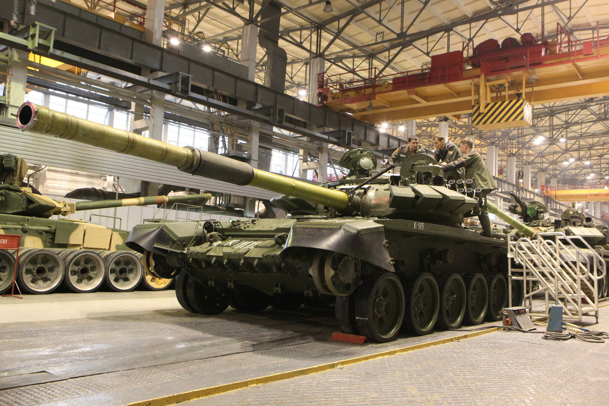Военная промышленность стран. Т-72 УВЗ. УВЗ танковый цех. Завод танка т72. Танковый завод в Нижнем Тагиле.